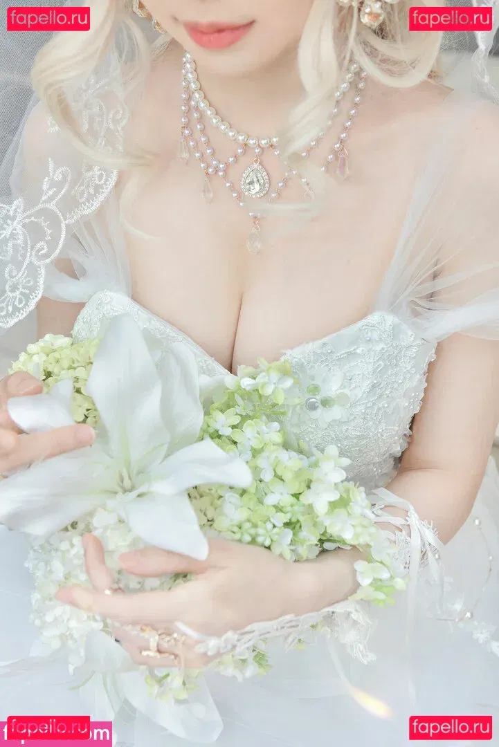 eeelyeee Onlyfans Photo Gallery 