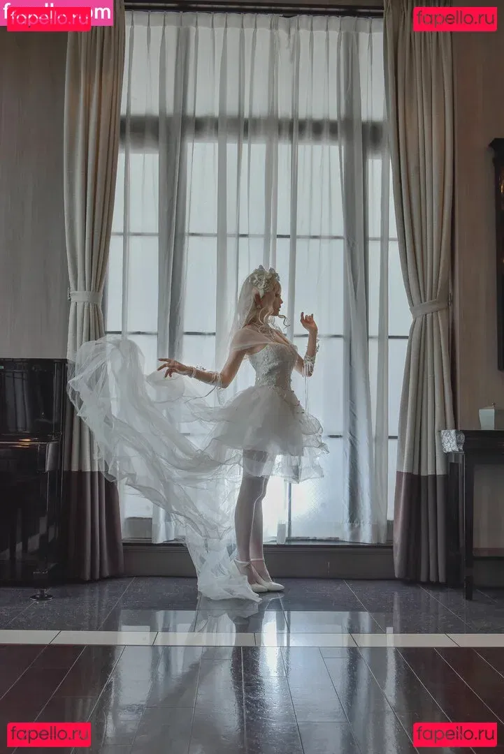 eeelyeee Onlyfans Photo Gallery 