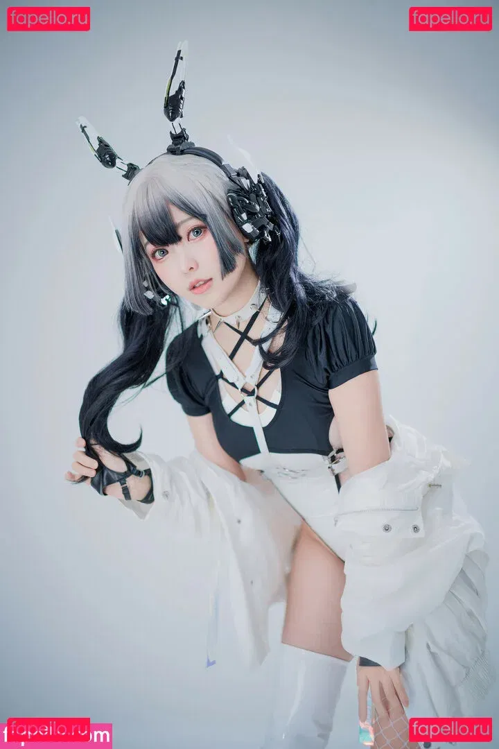 eeelyeee Onlyfans Photo Gallery 