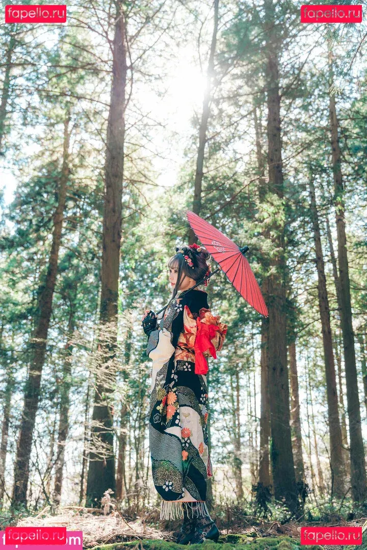 eeelyeee Onlyfans Photo Gallery 