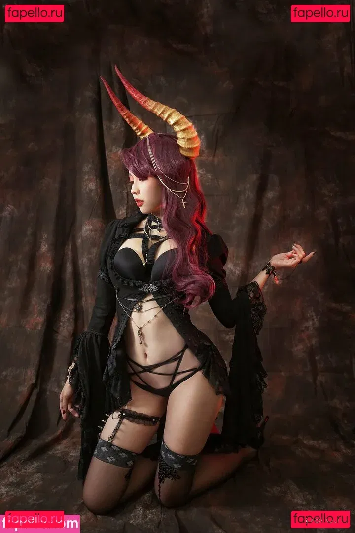 eeelyeee Onlyfans Photo Gallery 