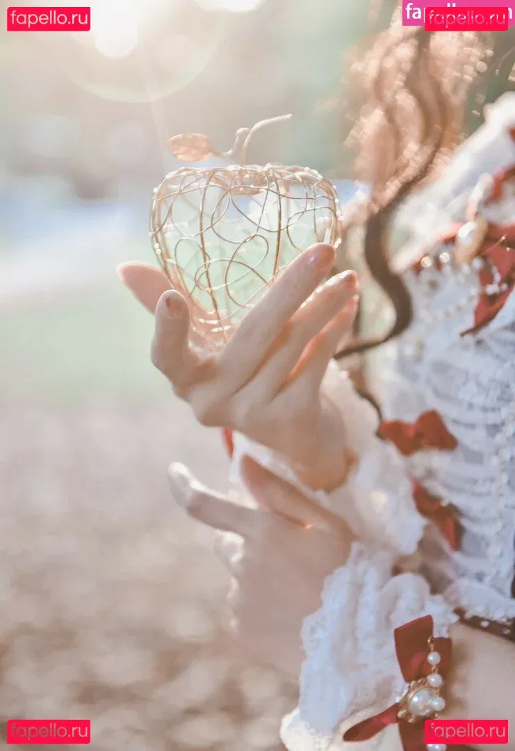 eeelyeee Onlyfans Photo Gallery 