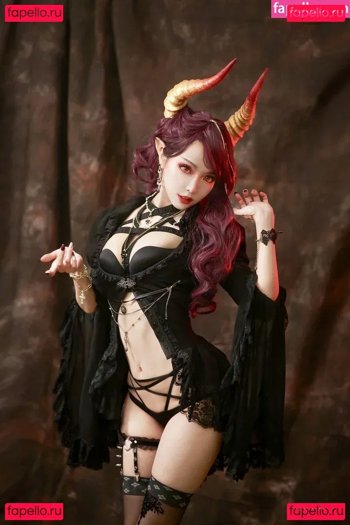 eeelyeee Onlyfans Photo Gallery 