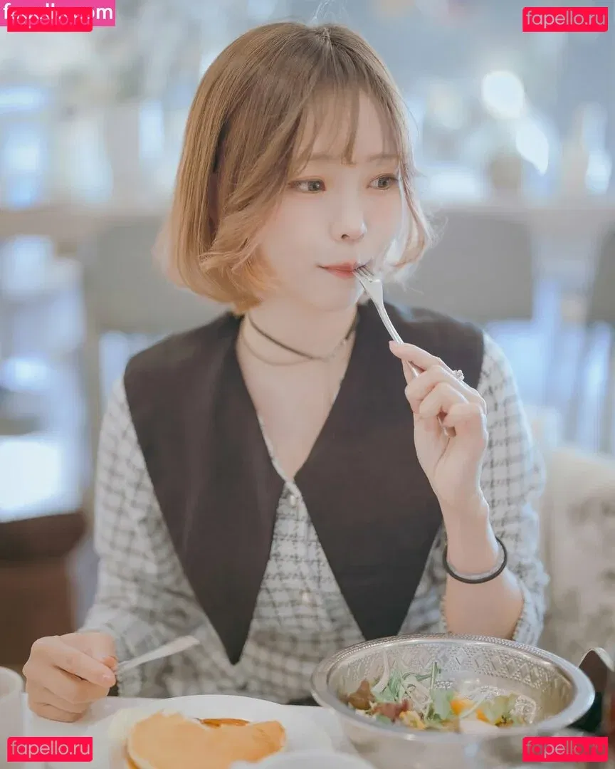 eeelyeee Onlyfans Photo Gallery 