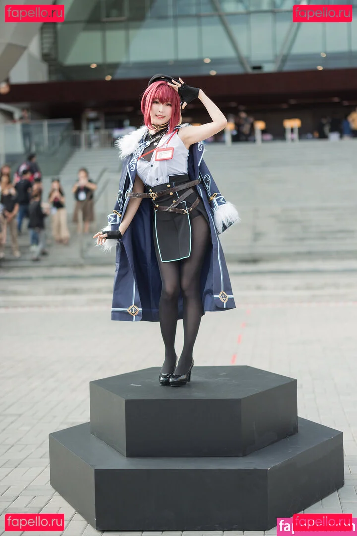 eeelyeee Onlyfans Photo Gallery 