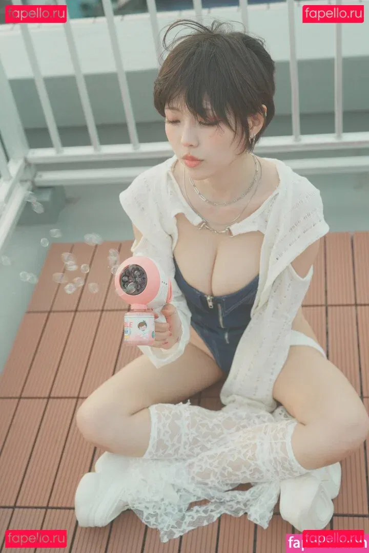 eeelyeee Onlyfans Photo Gallery 