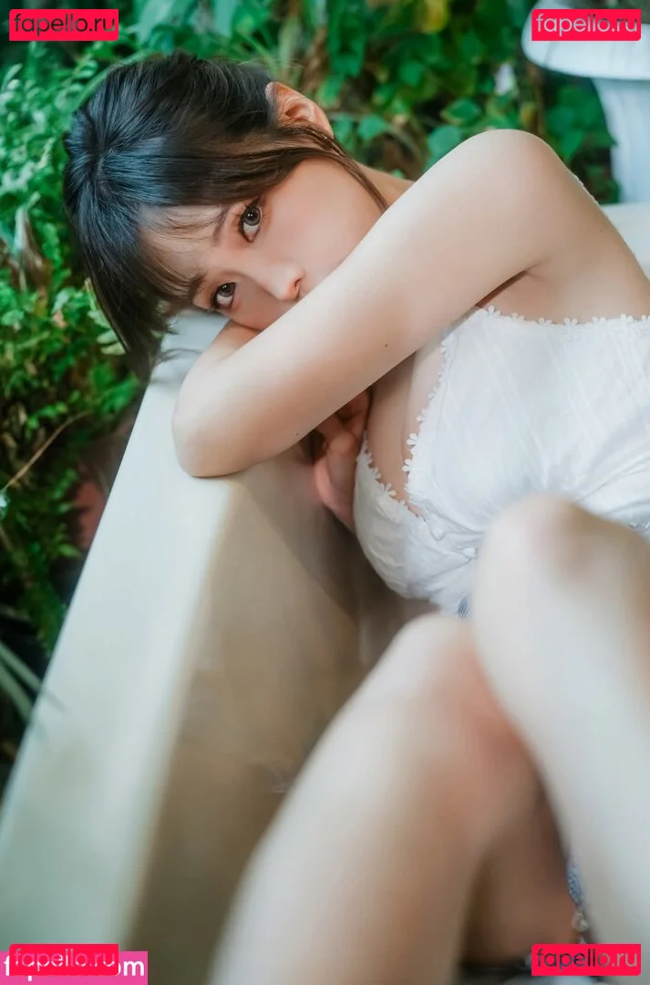 eeelyeee Onlyfans Photo Gallery 