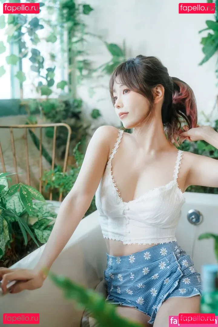 eeelyeee Onlyfans Photo Gallery 