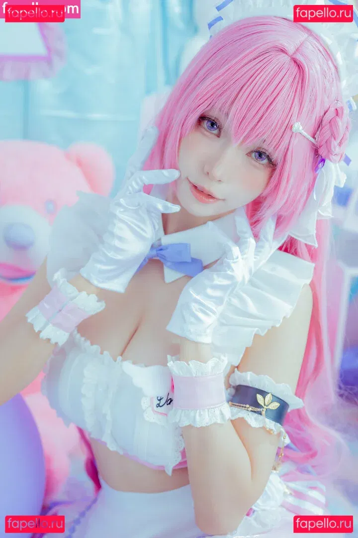 eeelyeee Onlyfans Photo Gallery 