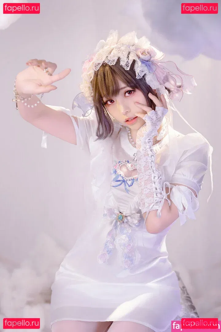 eeelyeee Onlyfans Photo Gallery 