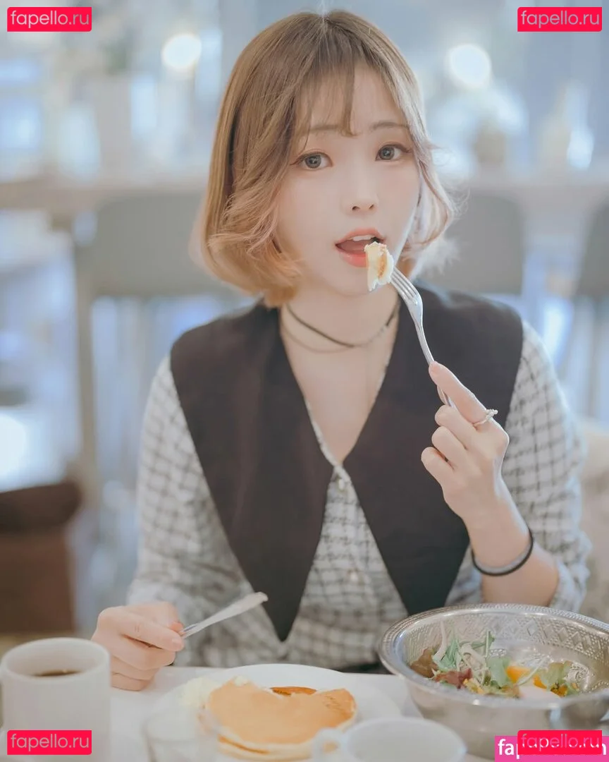 eeelyeee Onlyfans Photo Gallery 