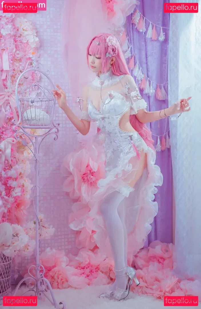 eeelyeee Onlyfans Photo Gallery 