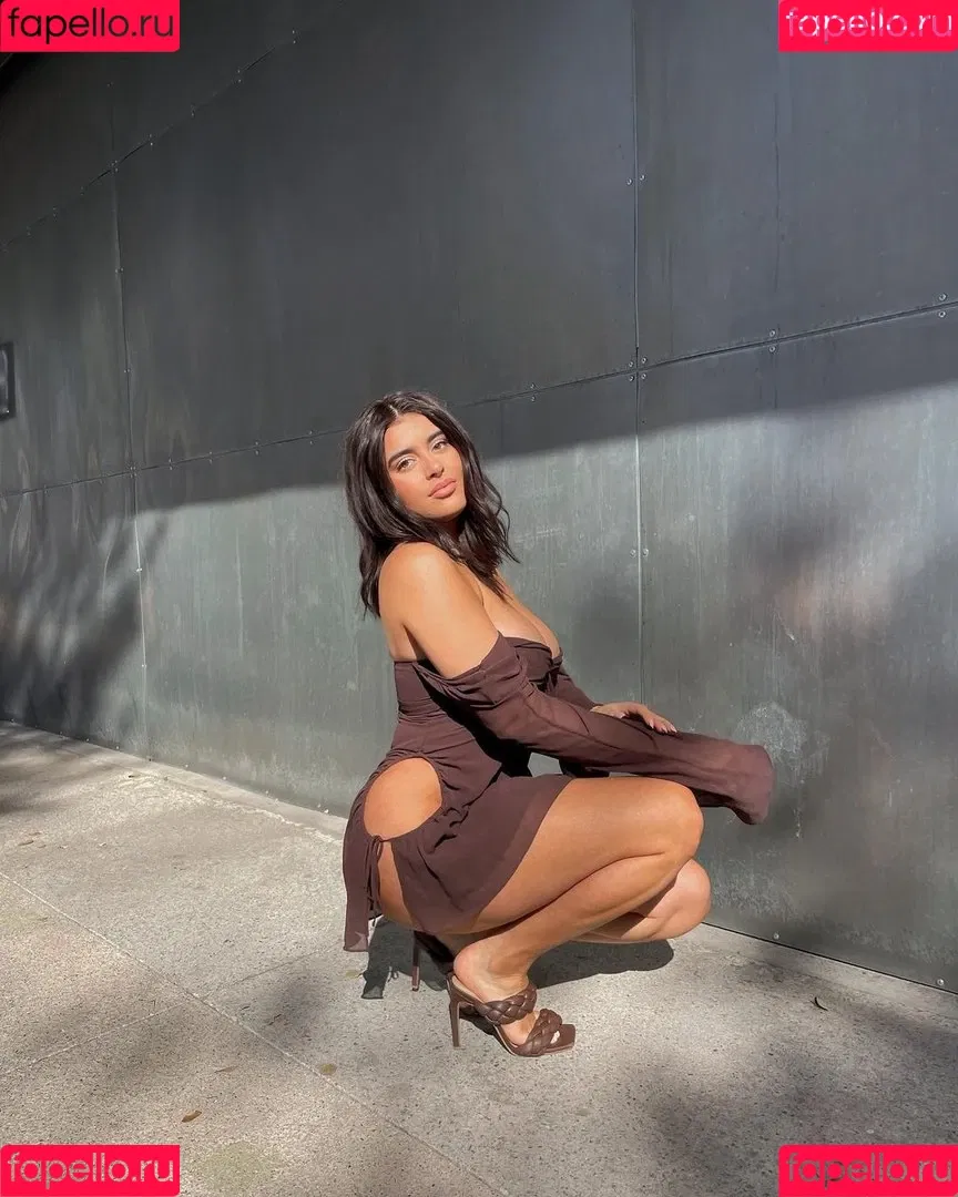 Kalani Hilliker Onlyfans Photo Gallery 