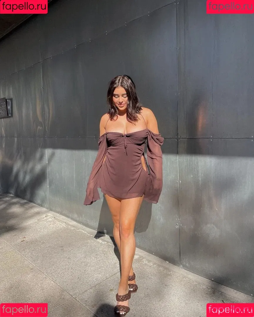 Kalani Hilliker Onlyfans Photo Gallery 