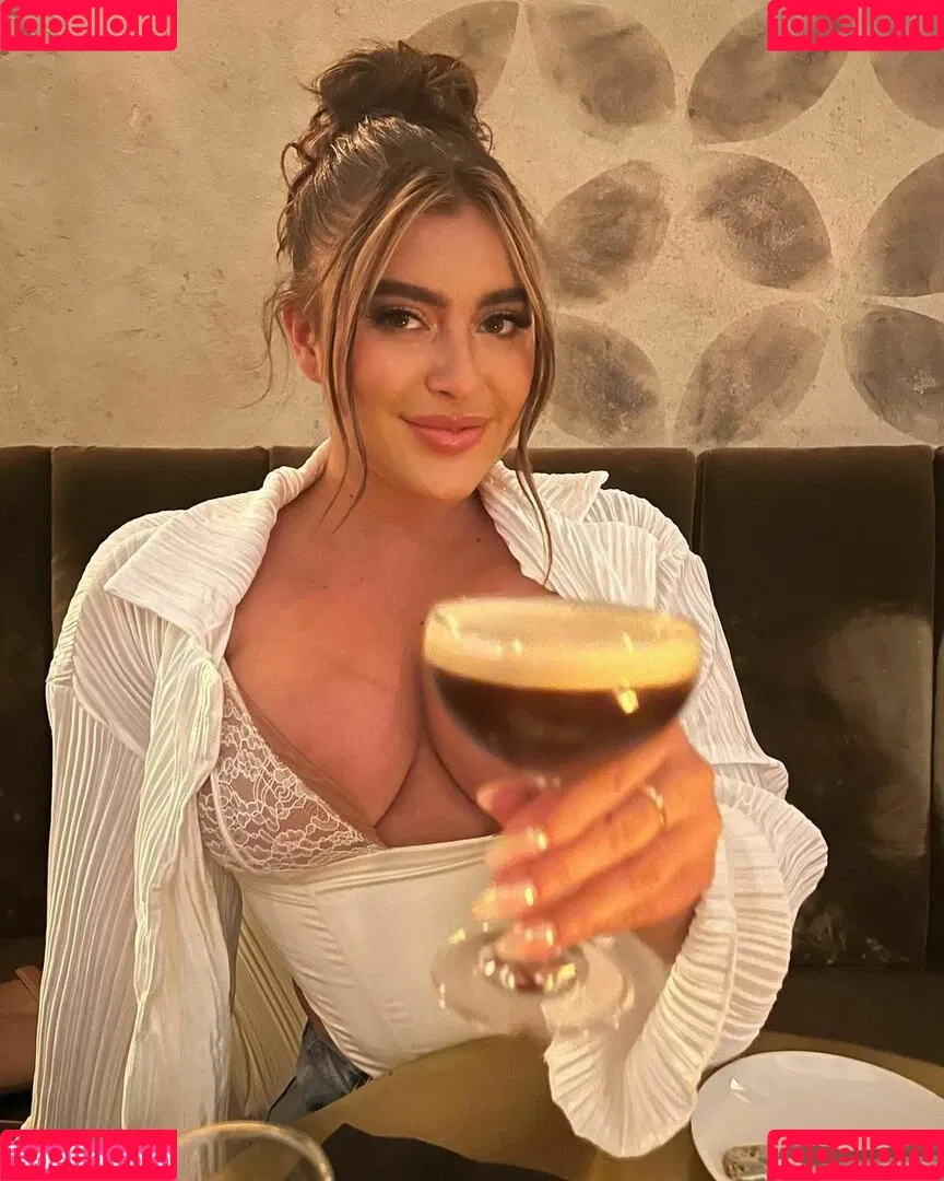 Kalani Hilliker Onlyfans Photo Gallery 