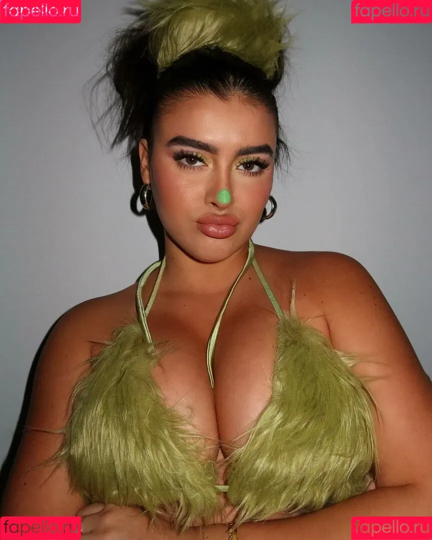 Kalani Hilliker Onlyfans Photo Gallery 