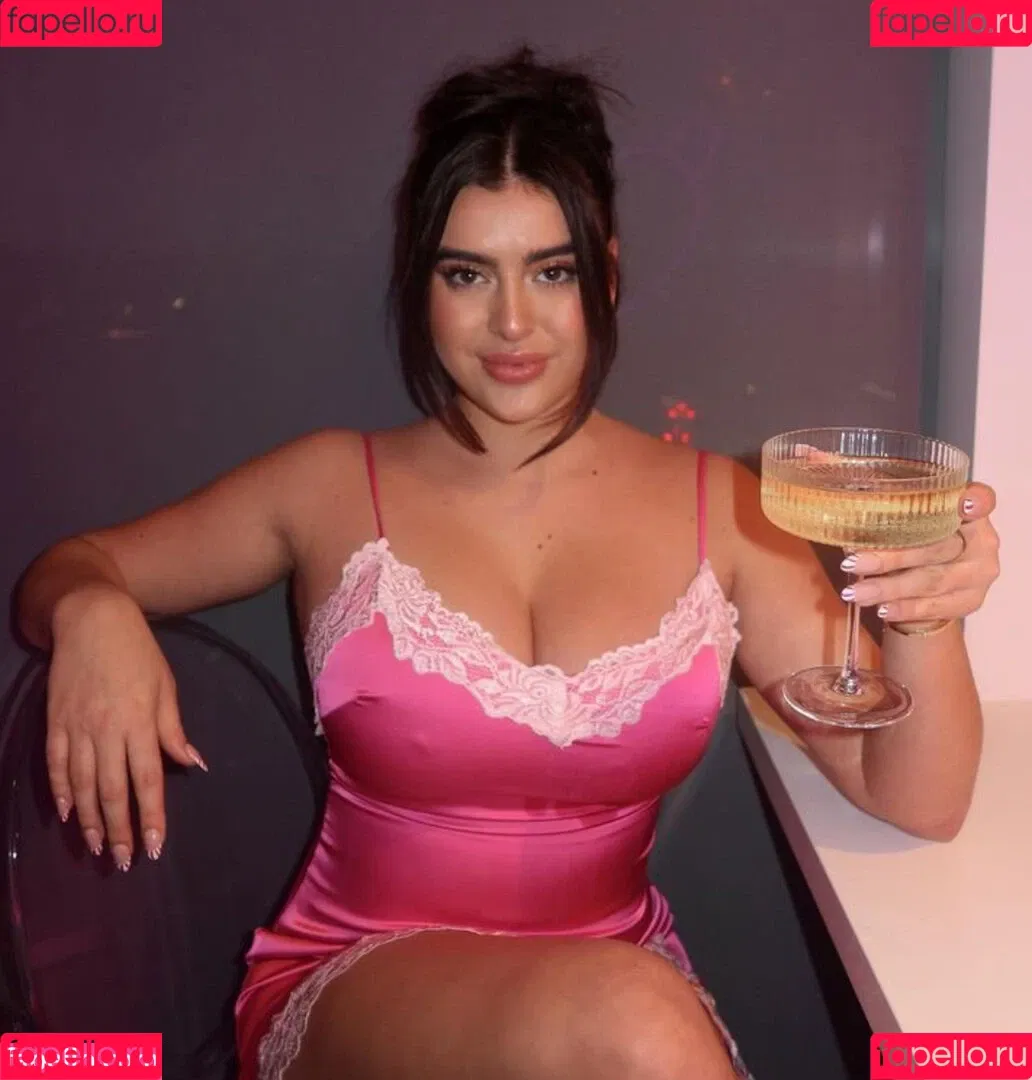 Kalani Hilliker Onlyfans Photo Gallery 