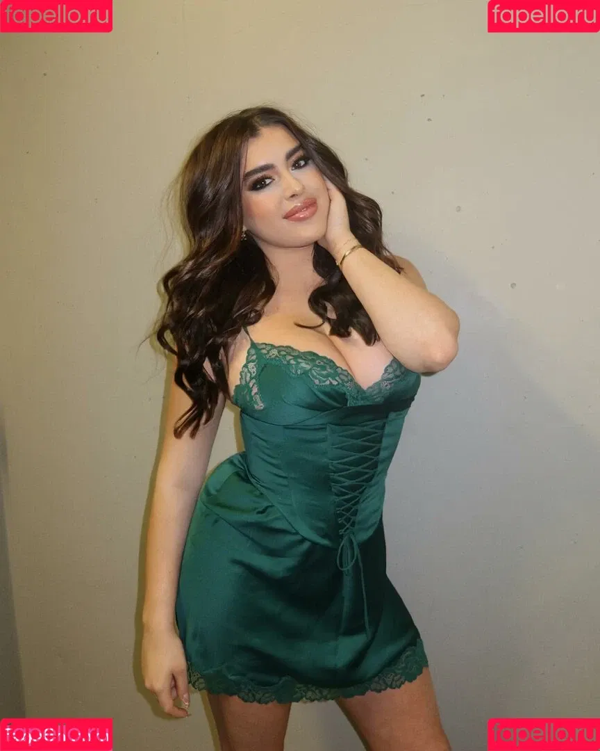 Kalani Hilliker Onlyfans Photo Gallery 