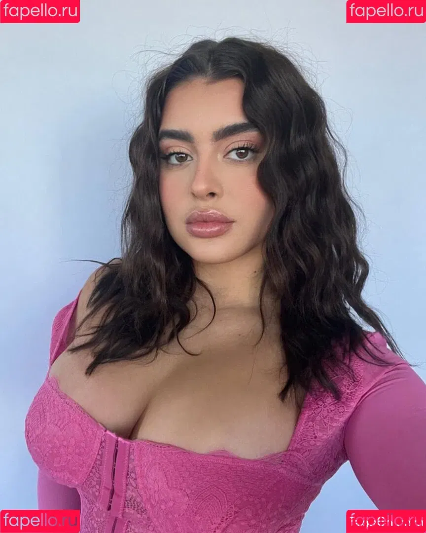 Kalani Hilliker Onlyfans Photo Gallery 