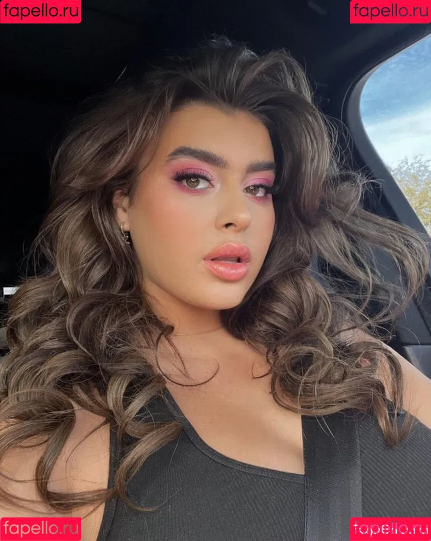 Kalani Hilliker Onlyfans Photo Gallery 
