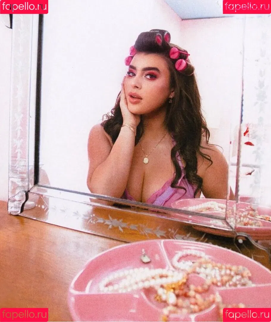 Kalani Hilliker Onlyfans Photo Gallery 