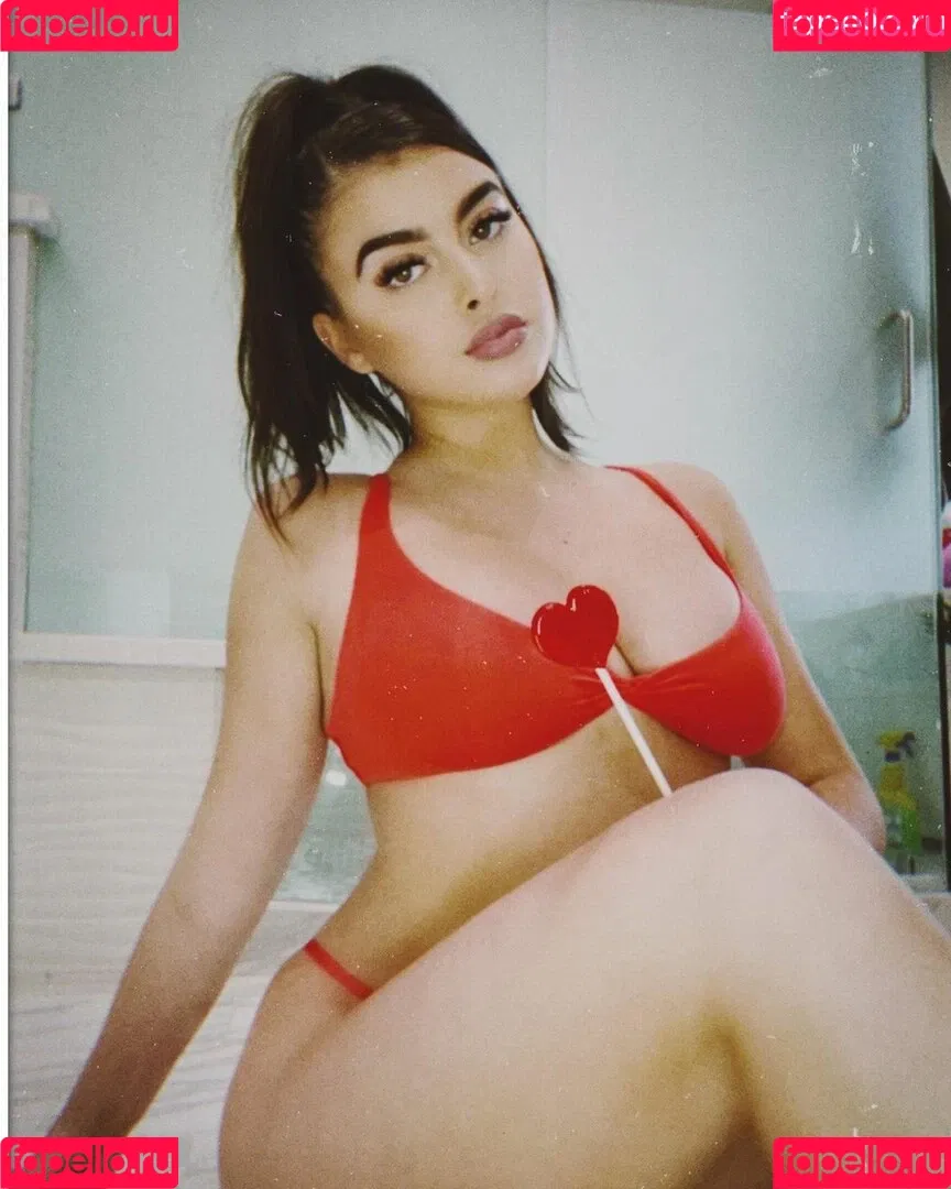 Kalani Hilliker Onlyfans Photo Gallery 