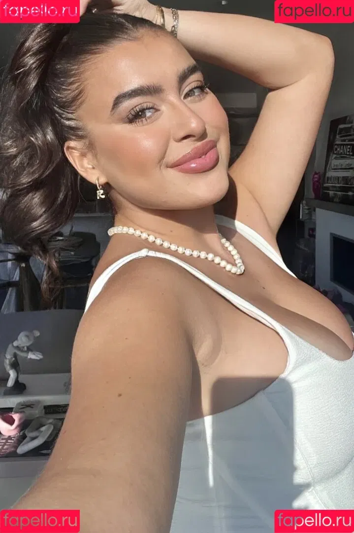 Kalani Hilliker Onlyfans Photo Gallery 