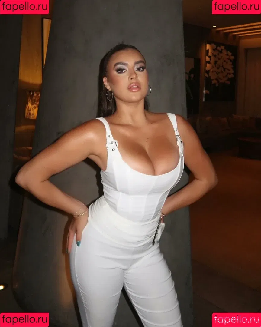 Kalani Hilliker Onlyfans Photo Gallery 