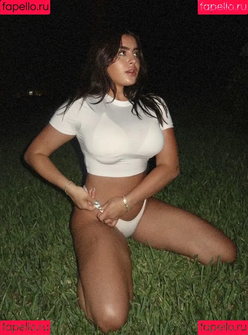 Kalani Hilliker Onlyfans Photo Gallery 
