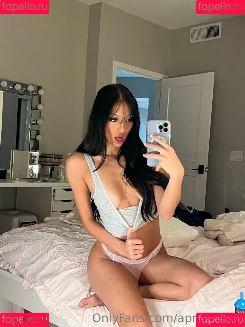 aprilpaigee Onlyfans Photo Gallery 
