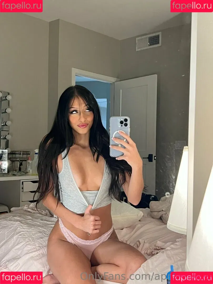 aprilpaigee Onlyfans Photo Gallery 
