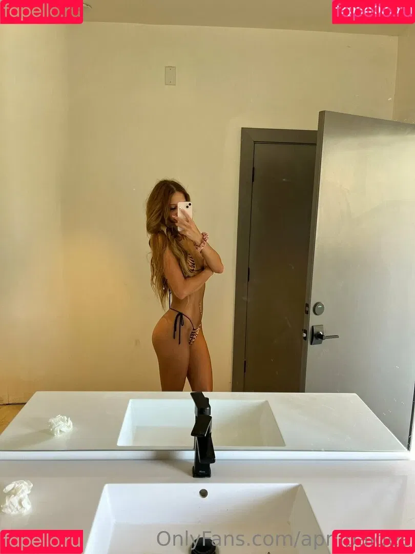 aprilpaigee Onlyfans Photo Gallery 