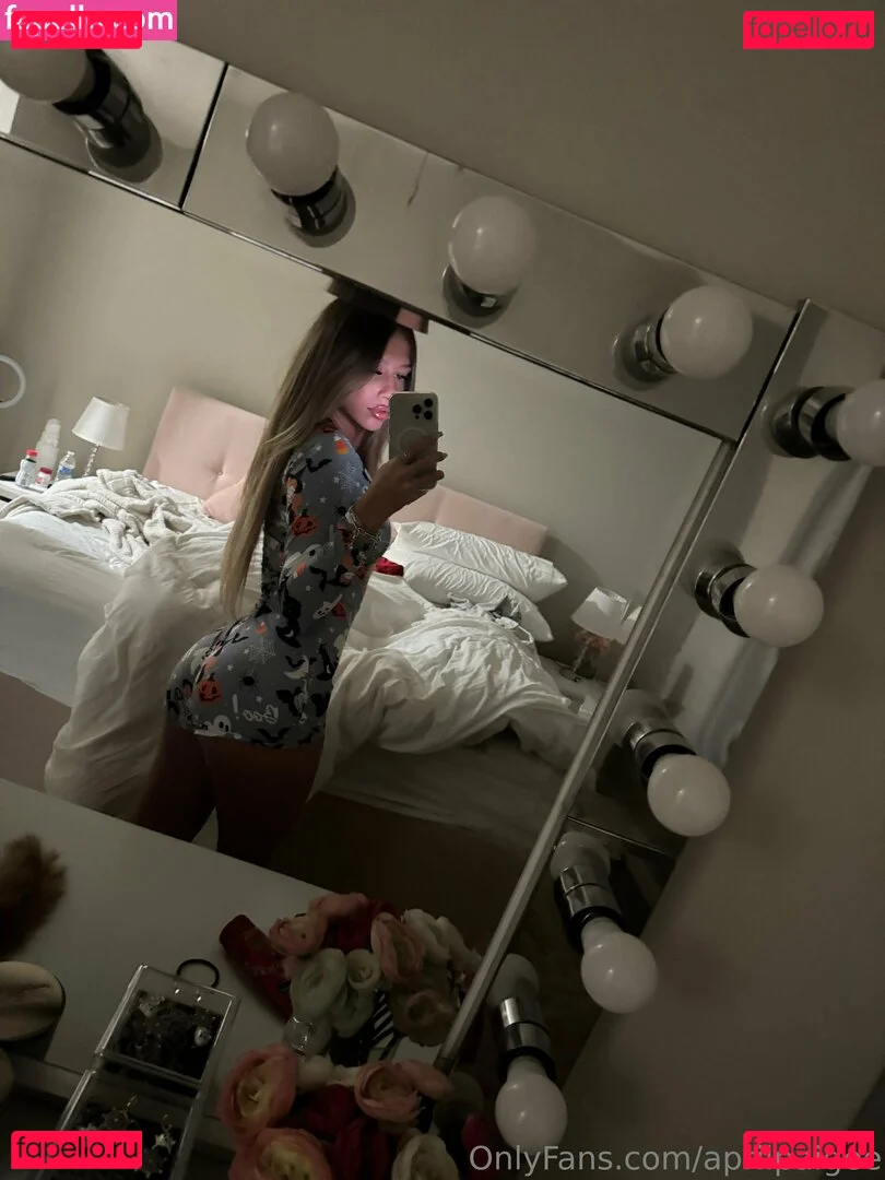 aprilpaigee Onlyfans Photo Gallery 