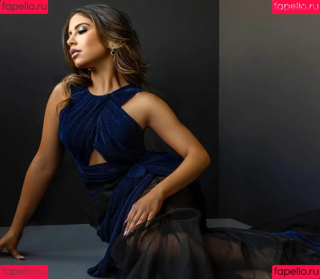 Cinthya Carmona Onlyfans Photo Gallery 