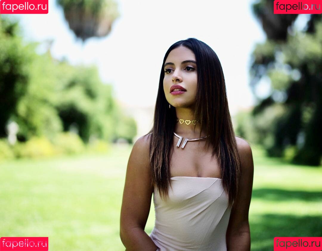 Cinthya Carmona Onlyfans Photo Gallery 