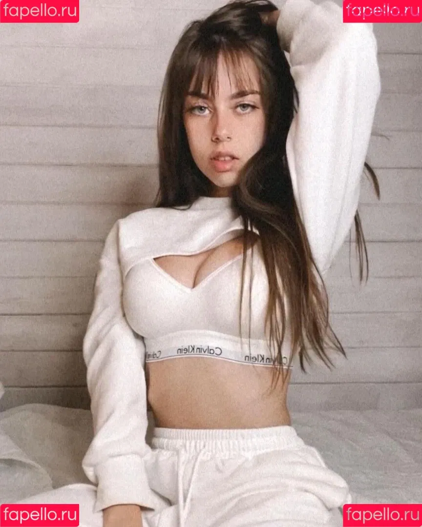 IJenz Onlyfans Photo Gallery 