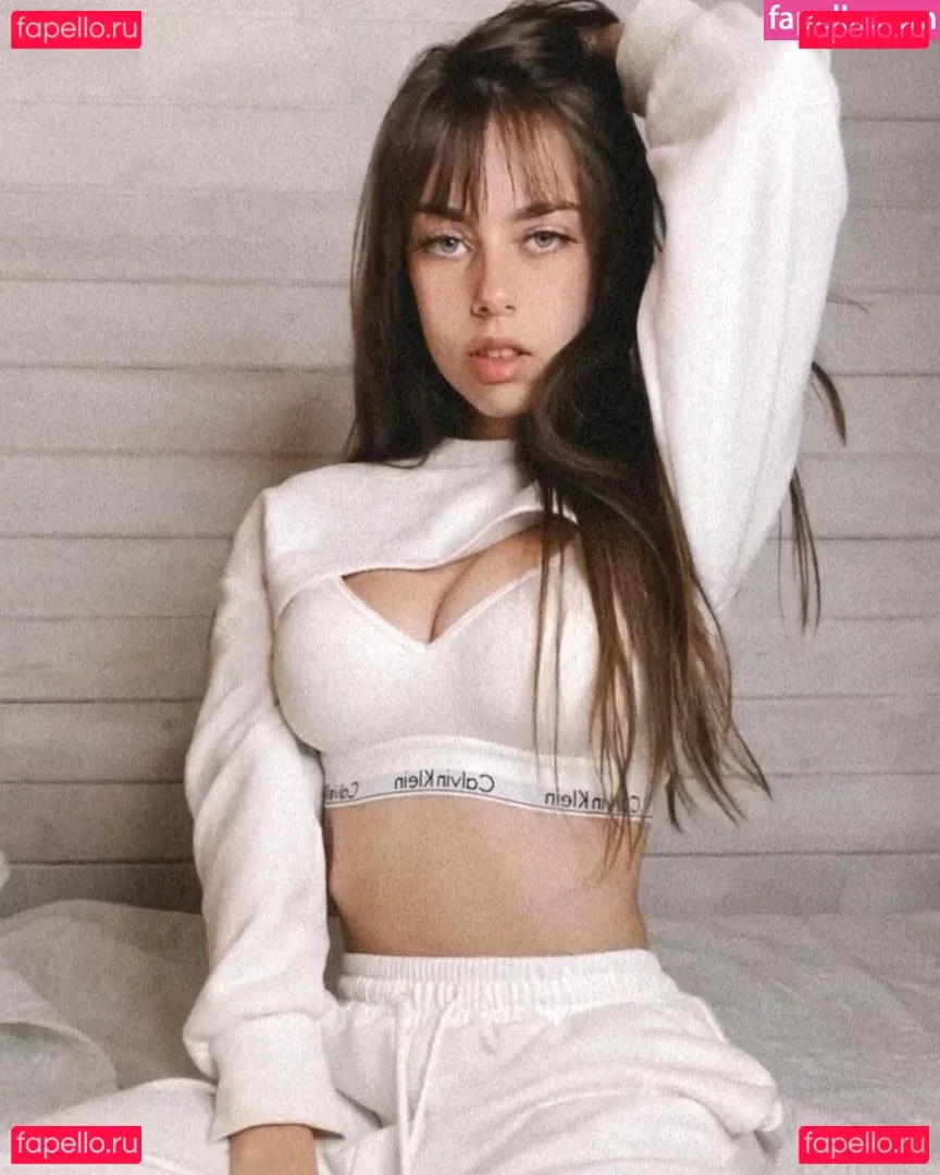 IJenz Onlyfans Photo Gallery 