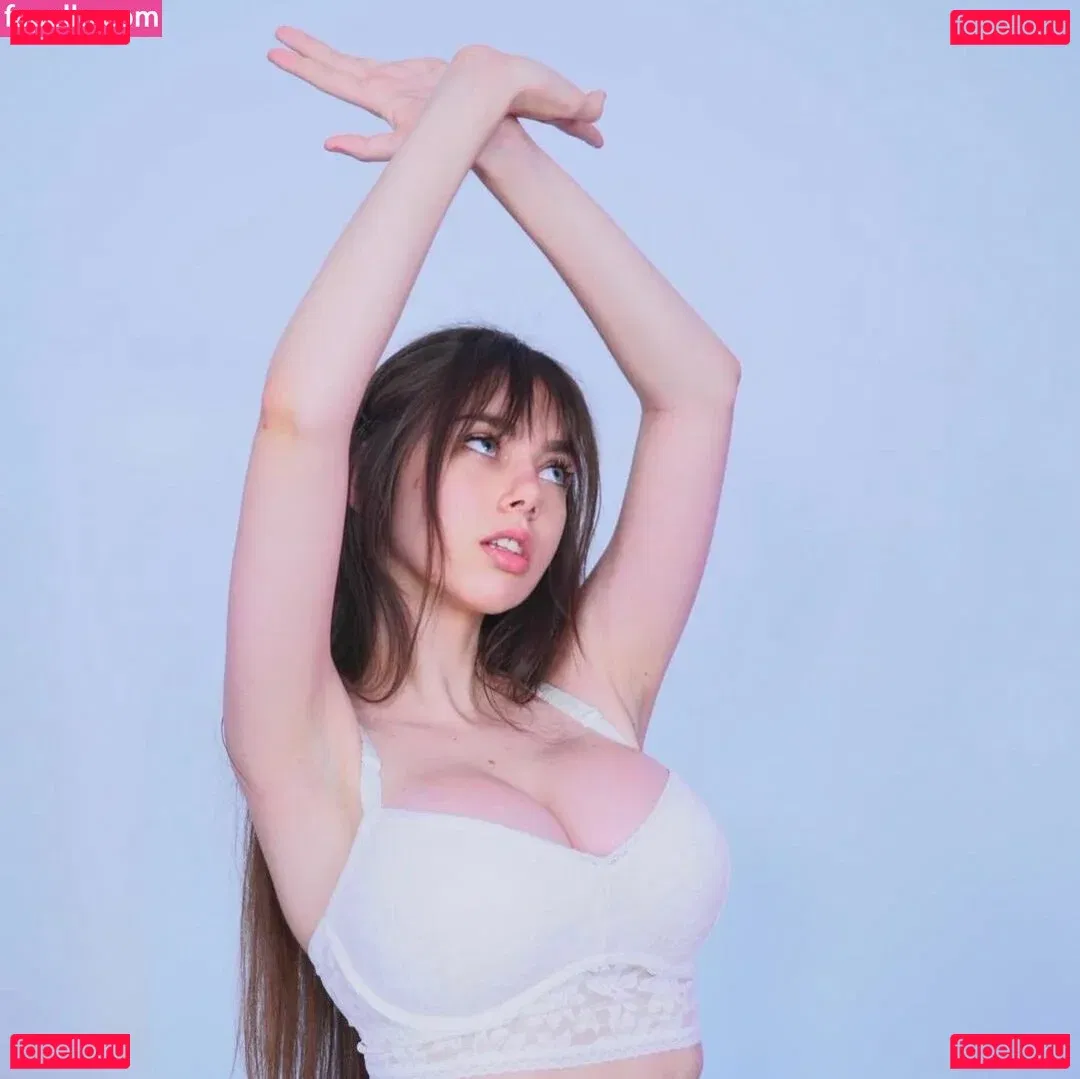 IJenz Onlyfans Photo Gallery 