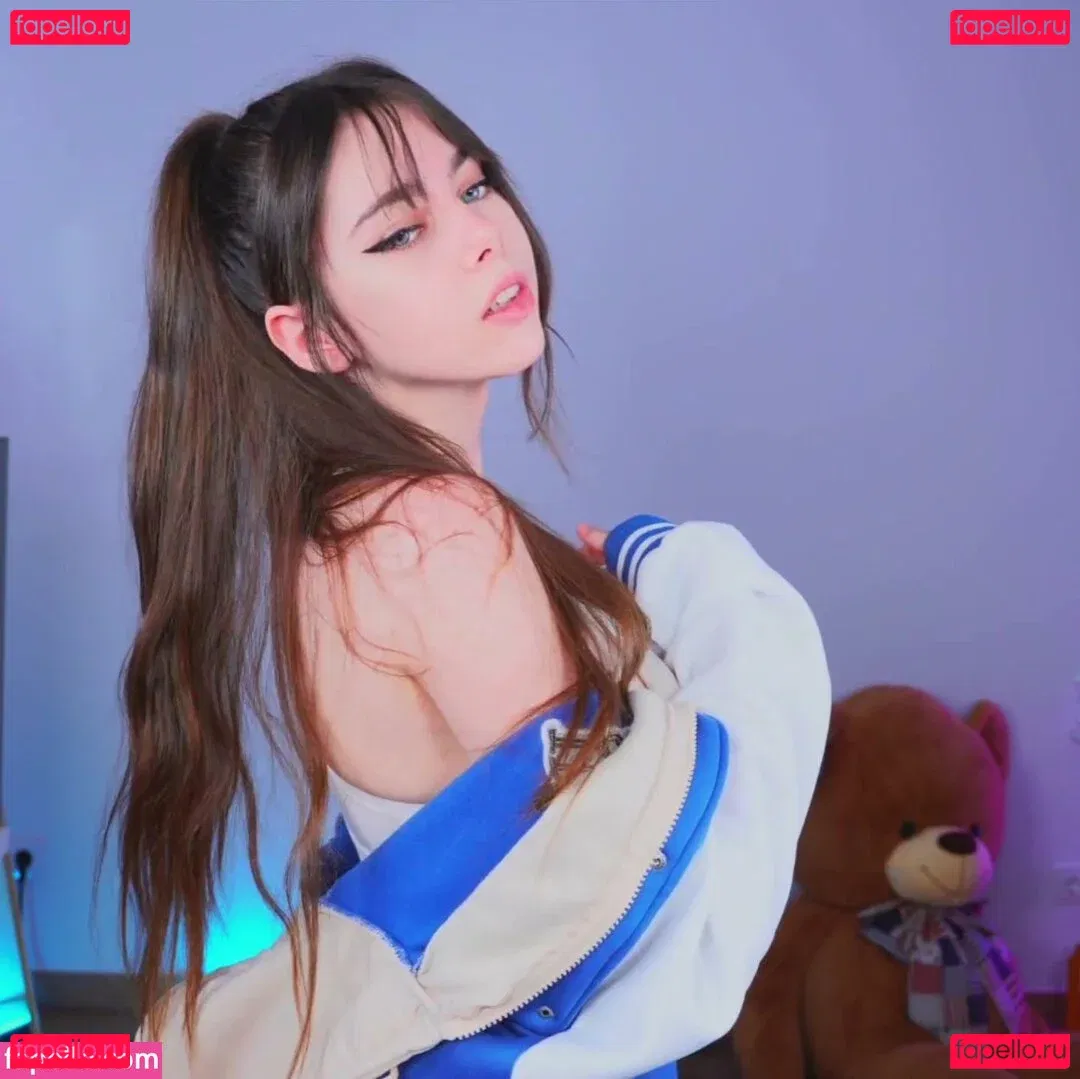 IJenz Onlyfans Photo Gallery 