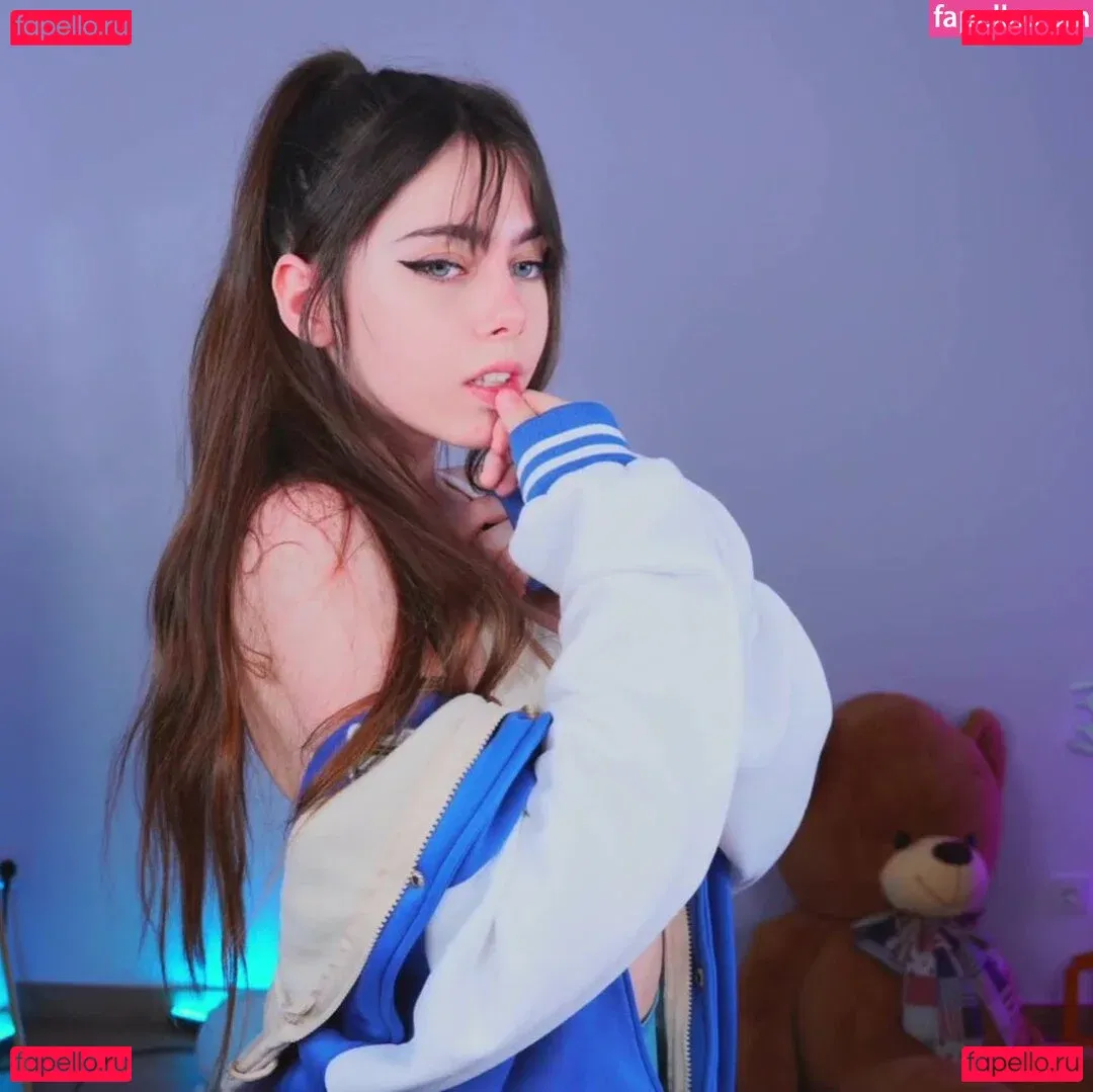 IJenz Onlyfans Photo Gallery 