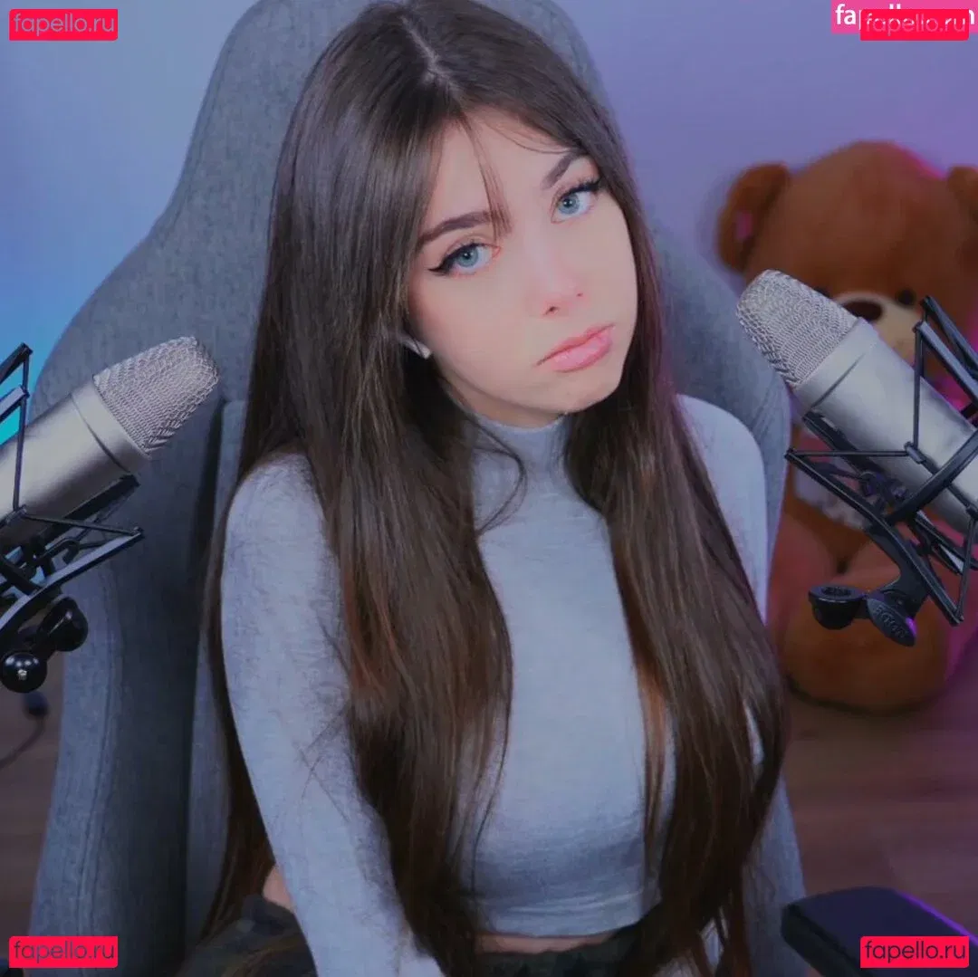 IJenz Onlyfans Photo Gallery 