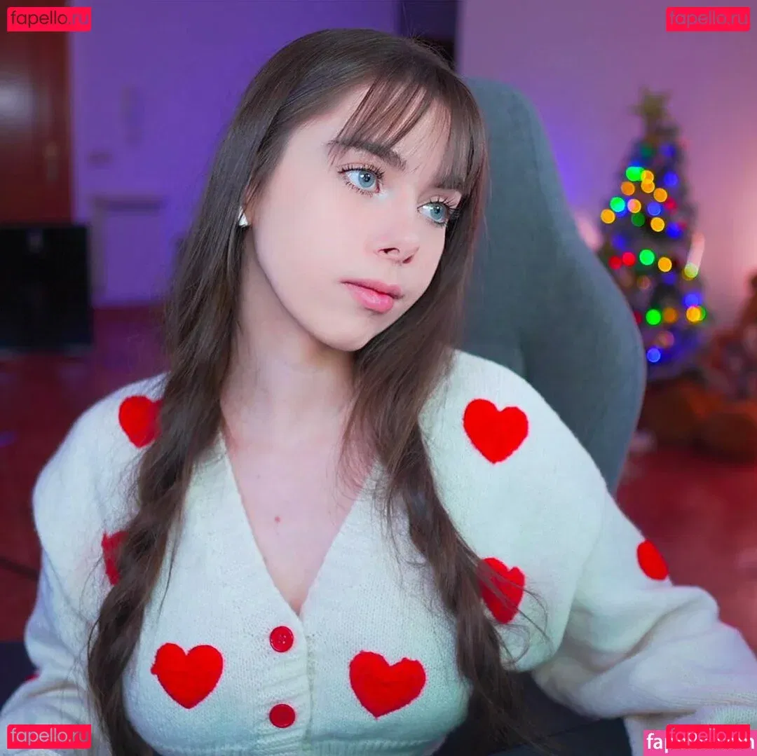 IJenz Onlyfans Photo Gallery 