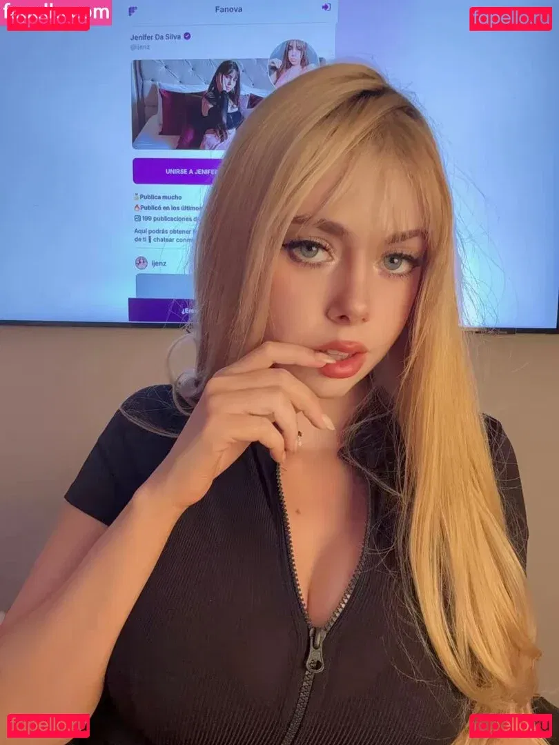 IJenz Onlyfans Photo Gallery 