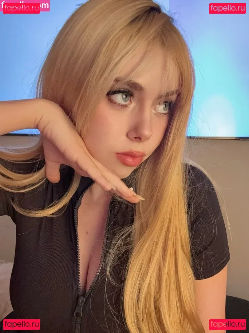 IJenz Onlyfans Photo Gallery 