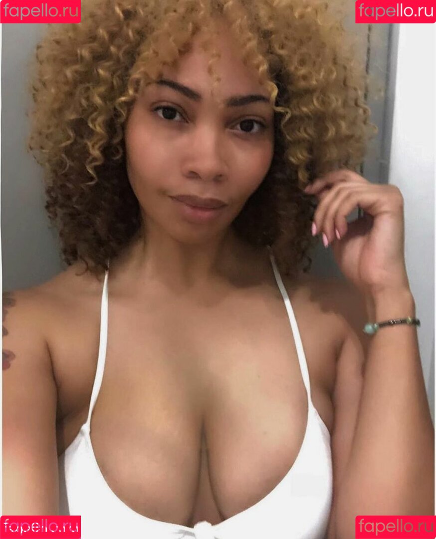 God Beth Onlyfans Photo Gallery 