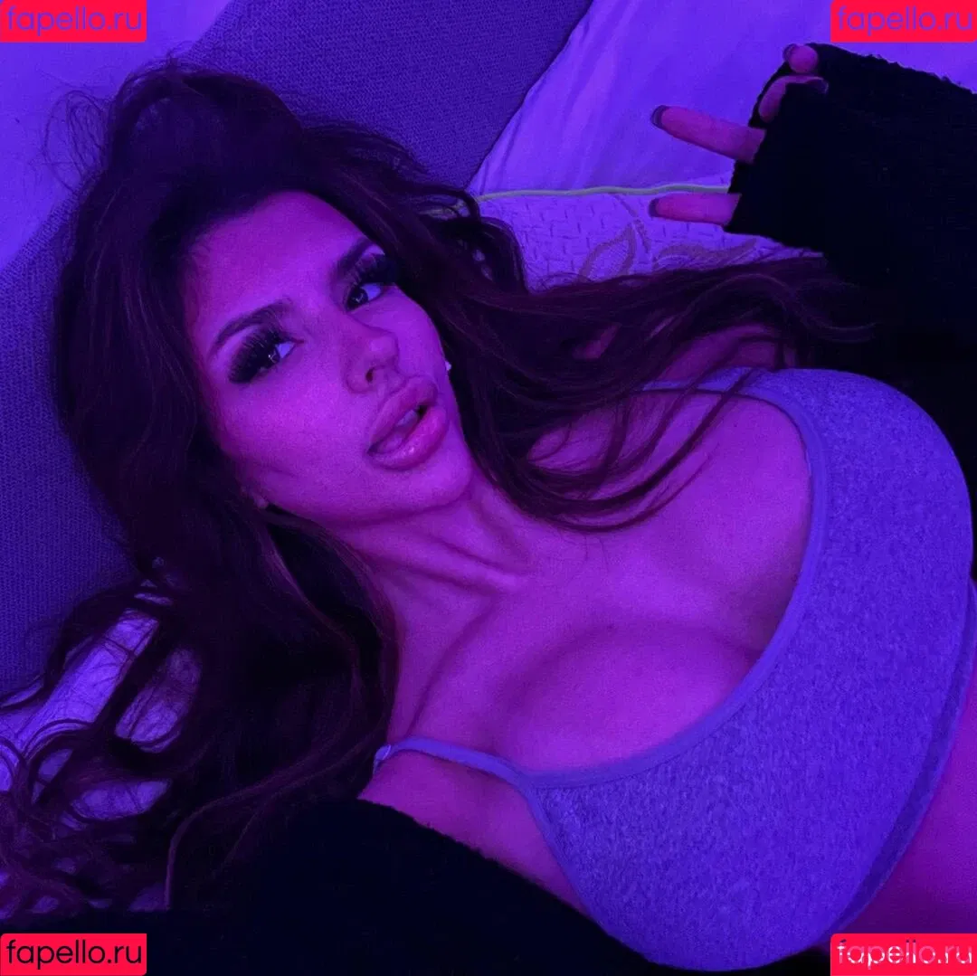 laurawaifuu Onlyfans Photo Gallery 