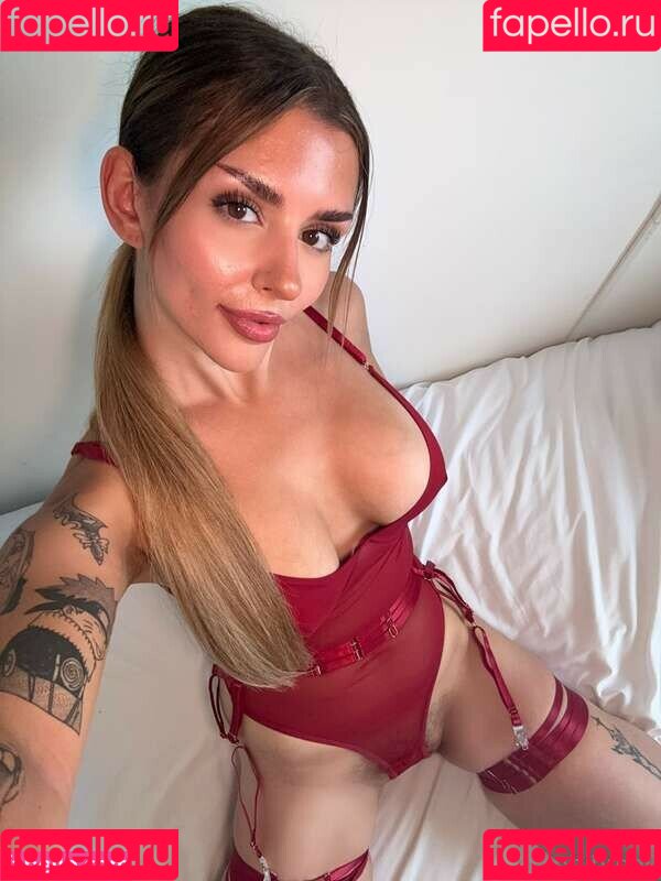 laurawaifuu Onlyfans Photo Gallery 