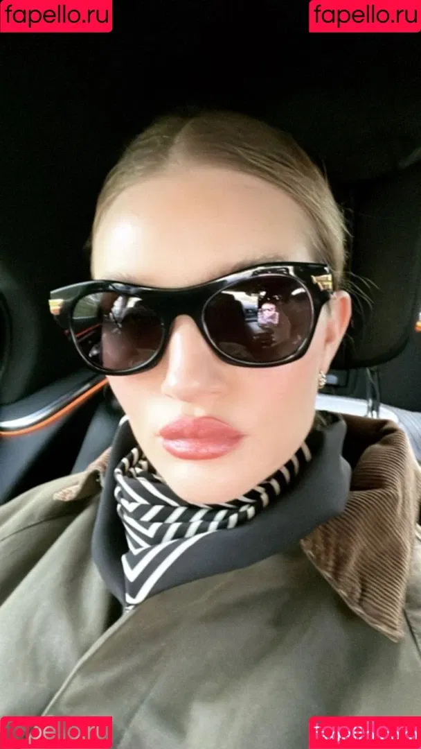 Rosie Huntington-Whiteley Onlyfans Photo Gallery 