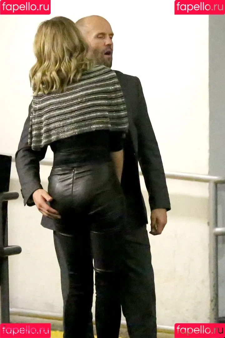 Rosie Huntington-Whiteley Onlyfans Photo Gallery 