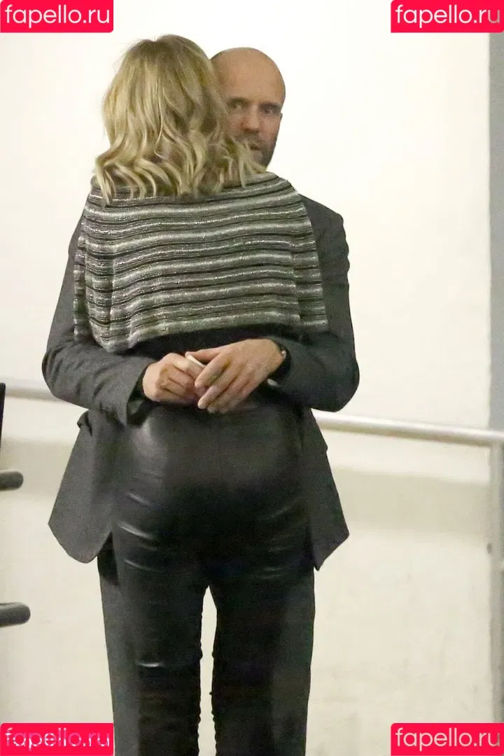 Rosie Huntington-Whiteley Onlyfans Photo Gallery 